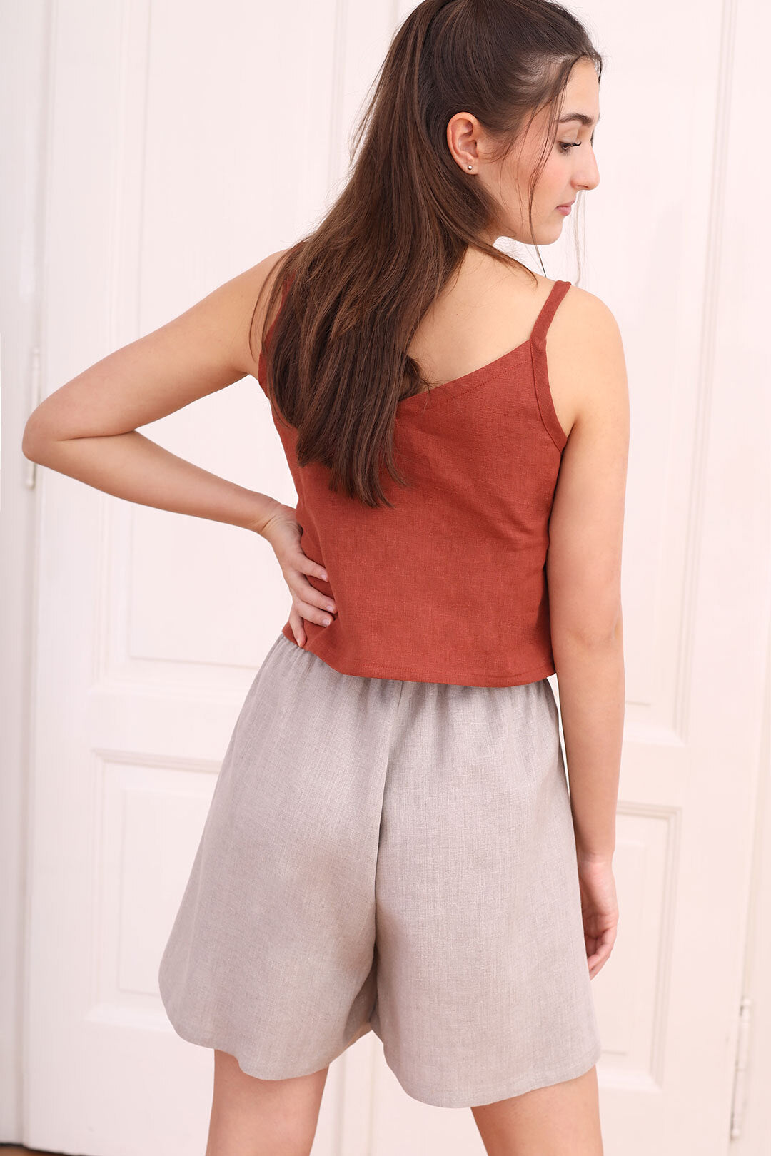 Short linen tank top