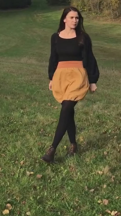 Sporty linen skirt with elastic waist