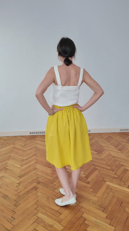 Linen skirt with pleated waist